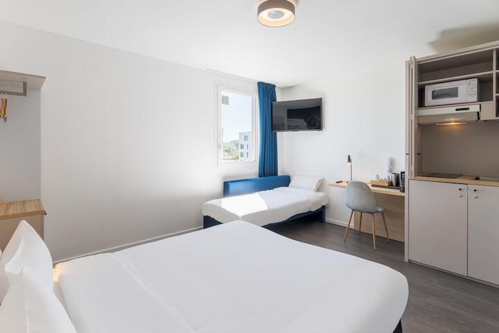 Room 5 of 44