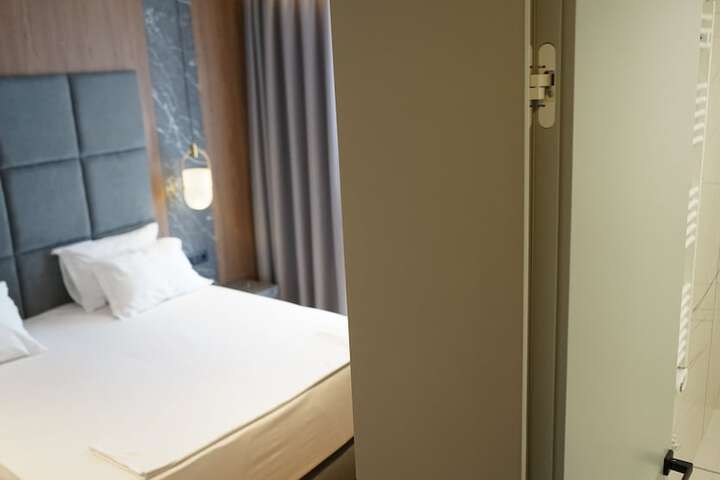 Room 13 of 41