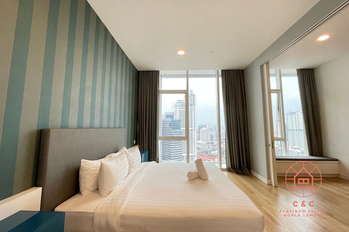 Room 13 of 93