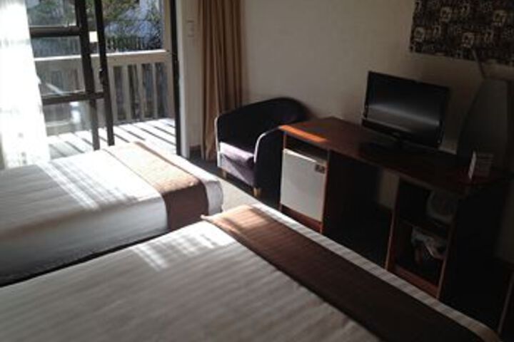 Room 18 of 33