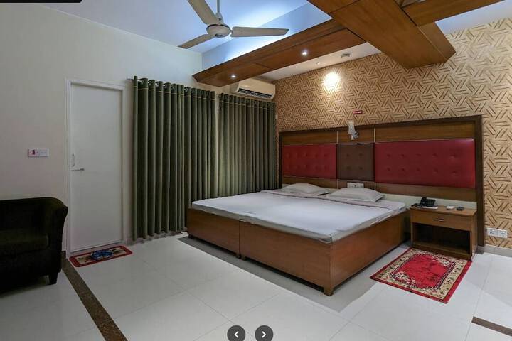 Room 2 of 15