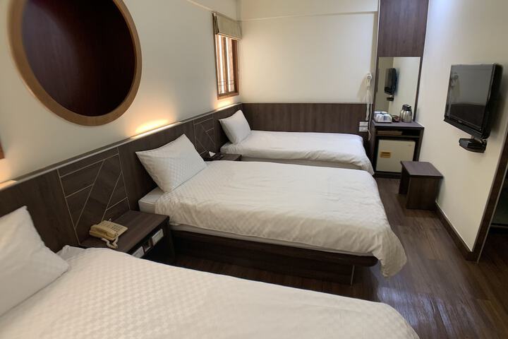 Room 26 of 49