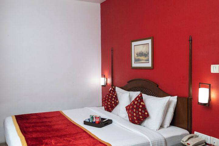 Room 32 of 69