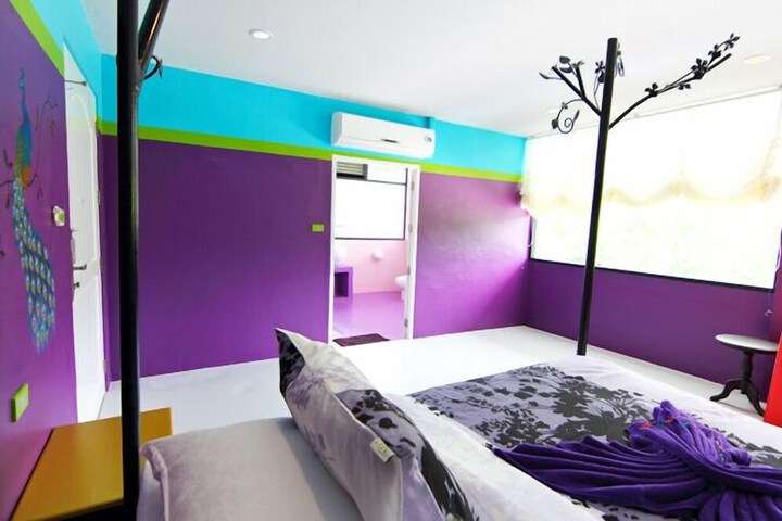 Room 13 of 105