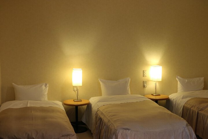Room 2 of 61