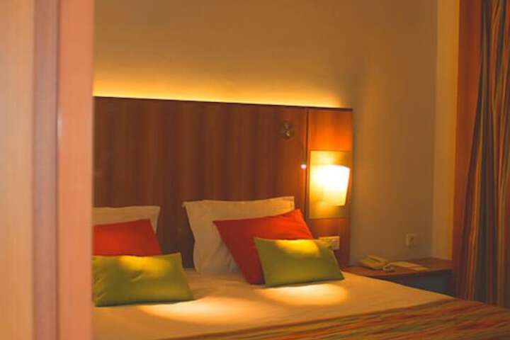 Room 15 of 60