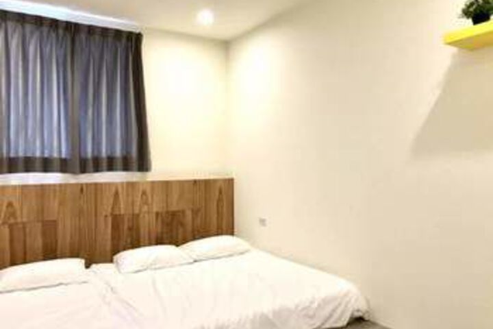 Room 27 of 39