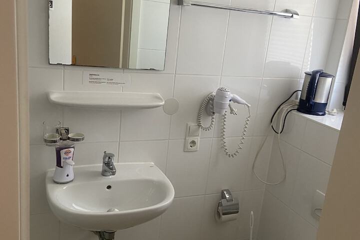 Room 14 of 23