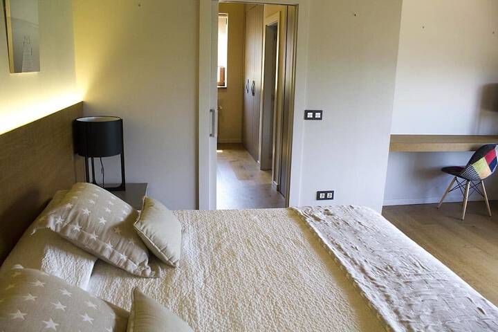 Room 3 of 75