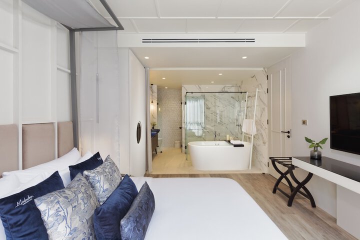 Room 34 of 68