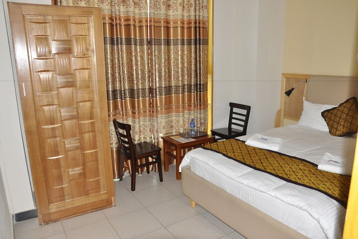 Room 7 of 36