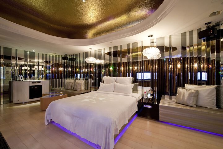 Room 13 of 55