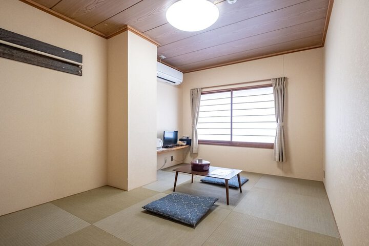 Room 13 of 74