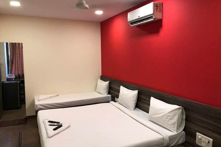 Room 3 of 53