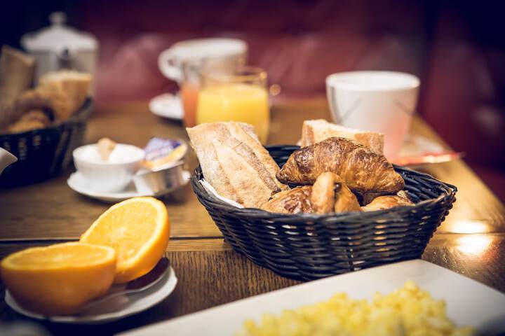 Breakfast/Coffee Service 32 of 43