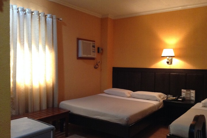 Room 11 of 35