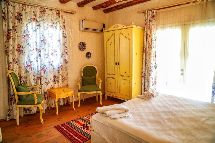 Room 3 of 35