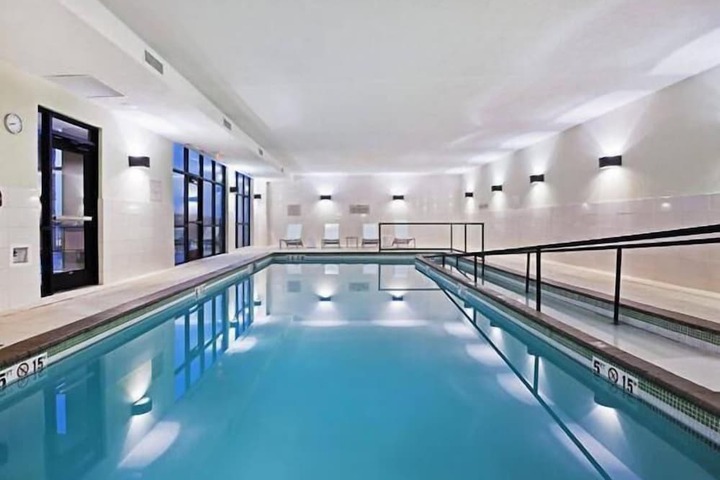 Pool Hotel