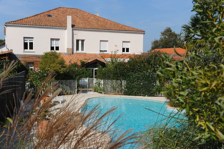 Pools & Facilities