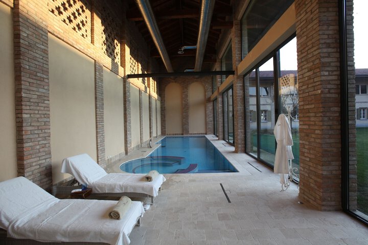 Pool 15 of 52