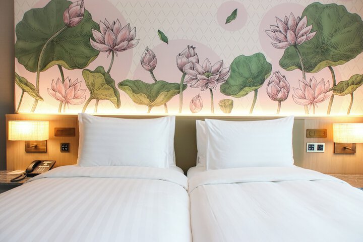 Room 42 of 164
