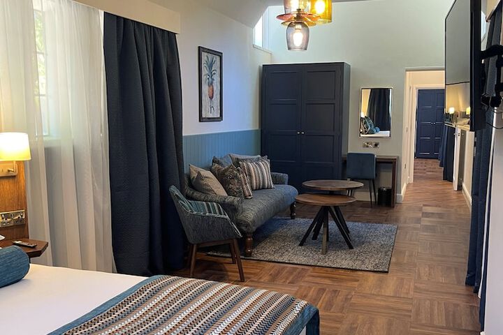 Room 18 of 40