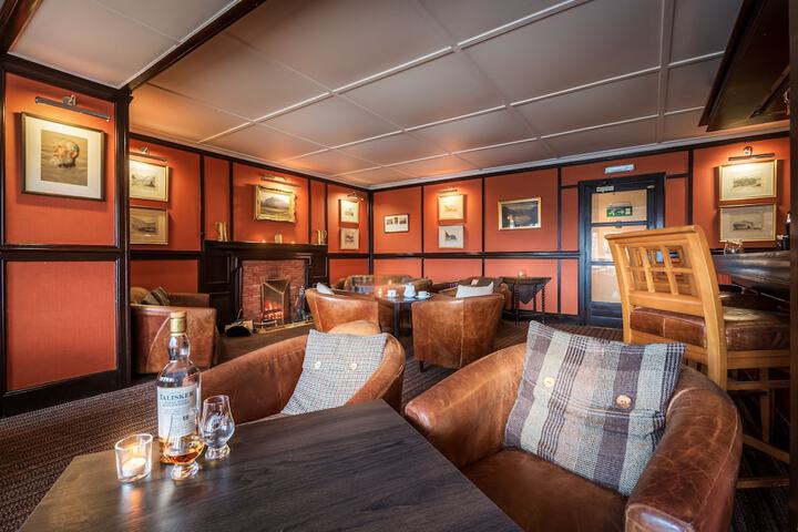 Lounge 107 of 117