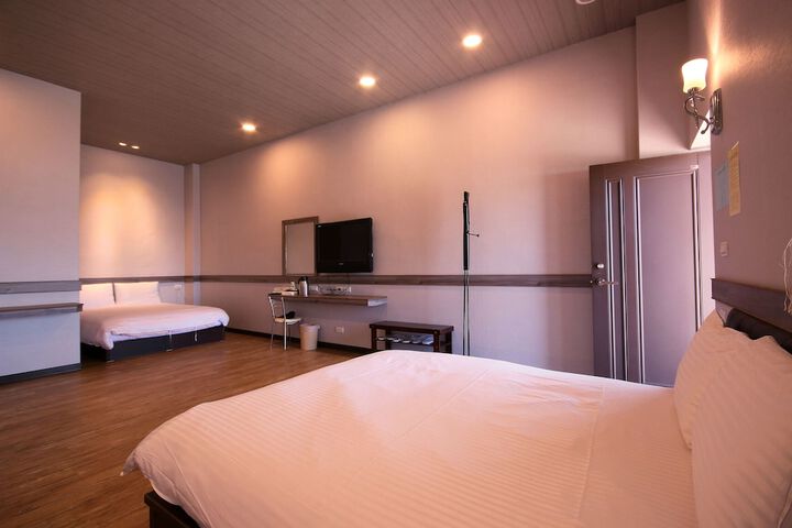 Room 4 of 30