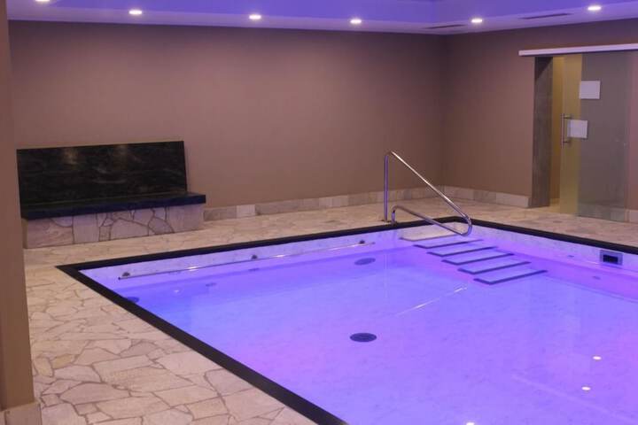 Pool 16 of 45