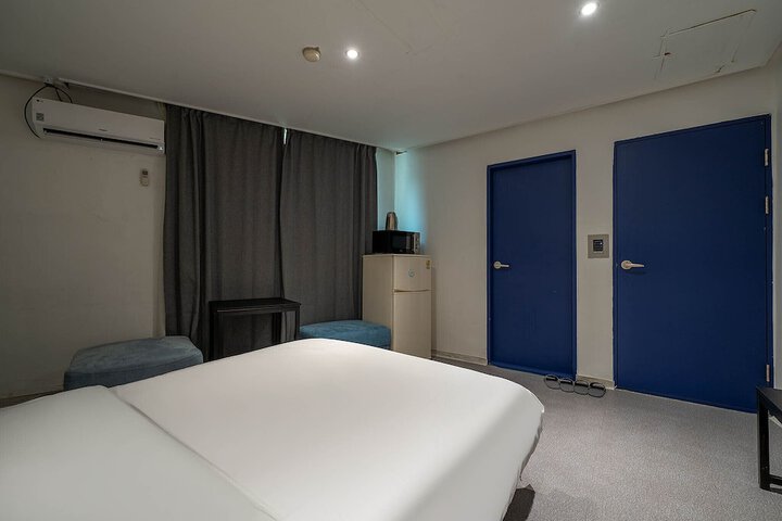 Room 31 of 82