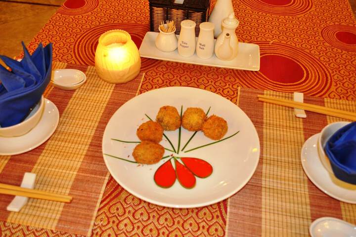 Dining 22 of 51