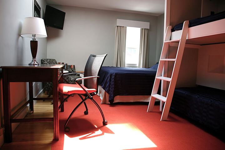 Room 21 of 38