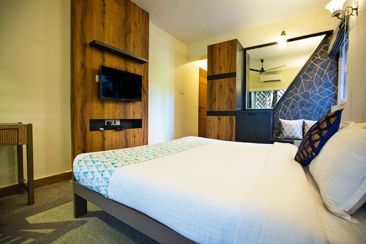 Room 5 of 18