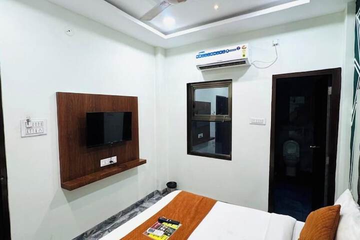 Room 7 of 30