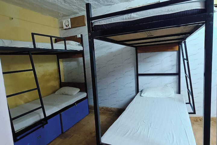 Room 21 of 52