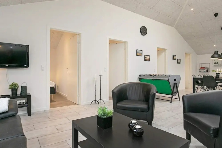 Room 11 of 21