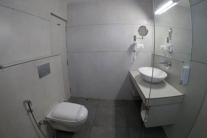 Room 18 of 24