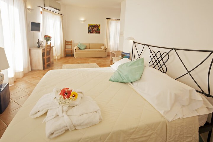 Room 3 of 49