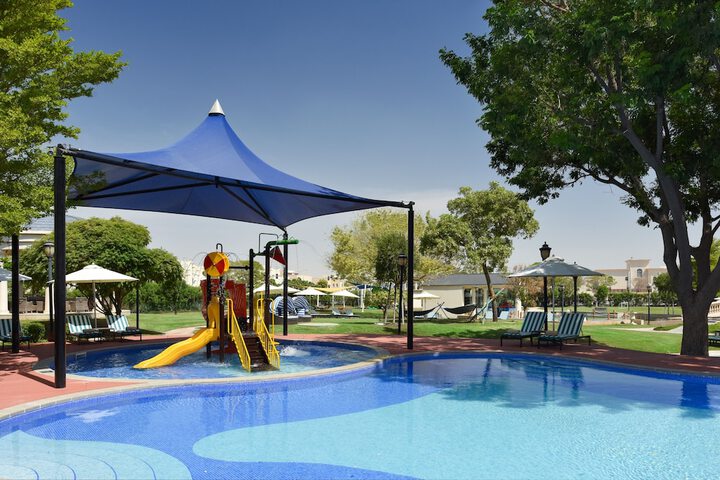 Pool Hotel