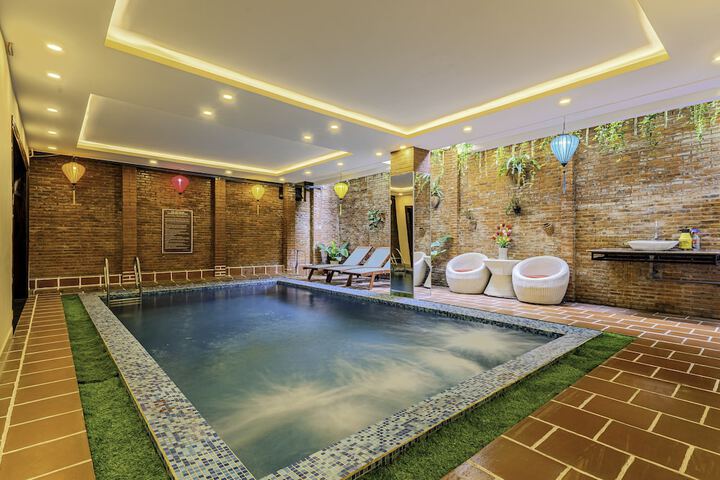 Pool 36 of 52