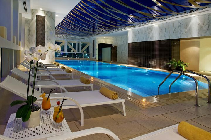 Pool 170 of 218