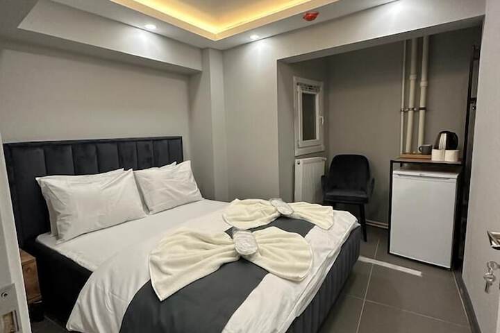 Room 20 of 33