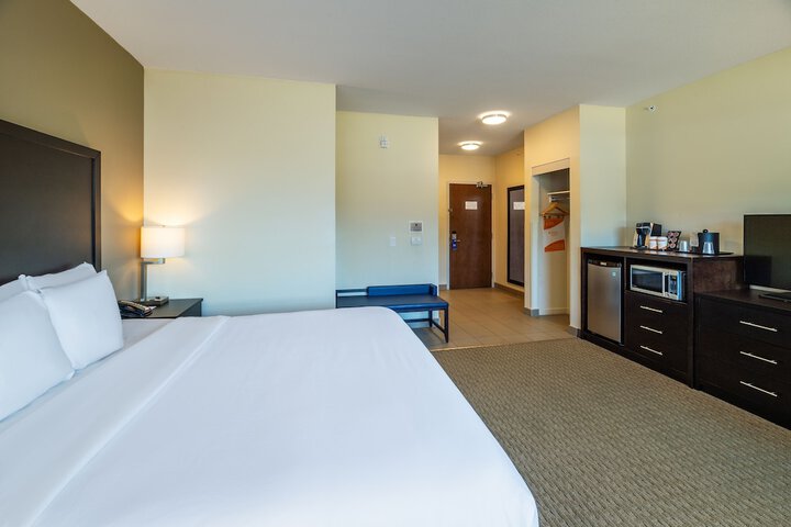 Room 28 of 51