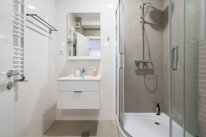 Room 306 of 355