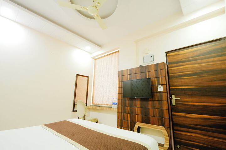 Room 35 of 54