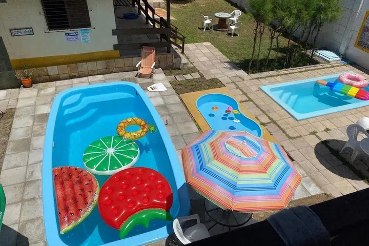 Pool 13 of 19