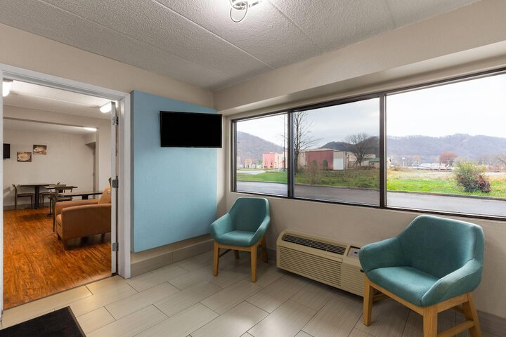 Hotel Interior 4 of 30