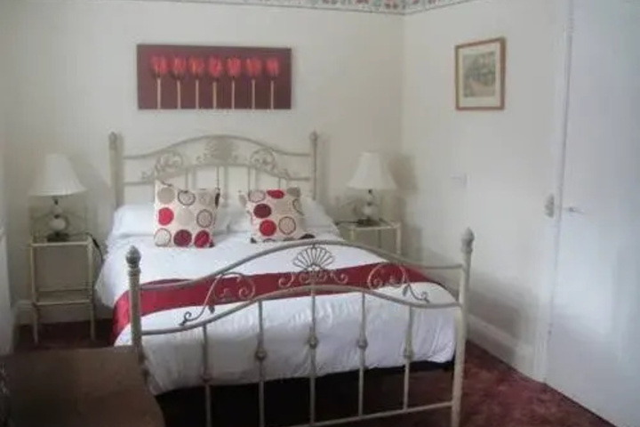 Room 5 of 30