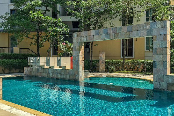 Hotel with Pool