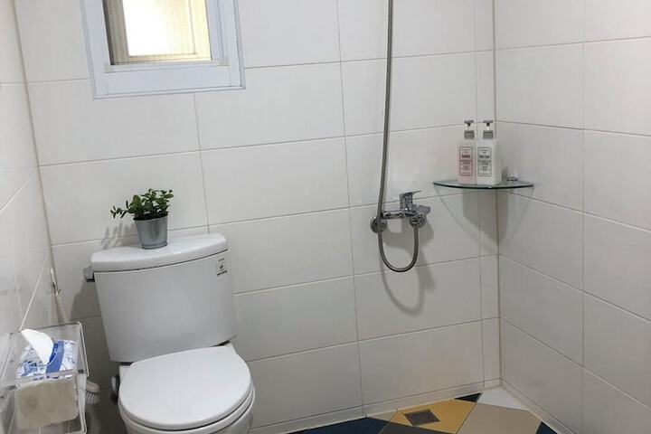 Room 46 of 49